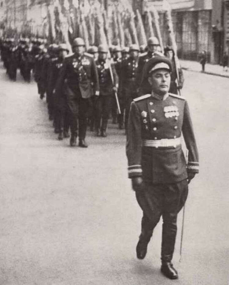 Л.И. Брежнев на первом Параде Победы в 1945 году
