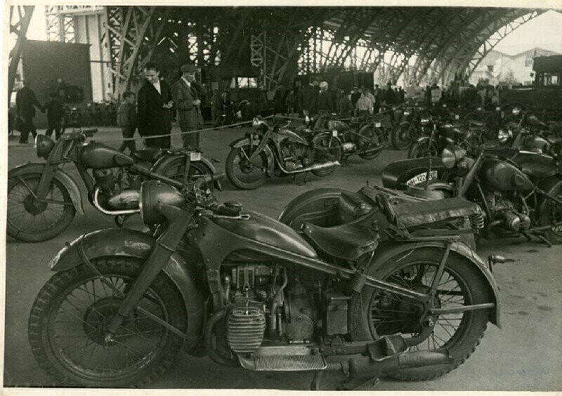 Образцы мотоциклов и велосипедов, использовавшиеся немцами