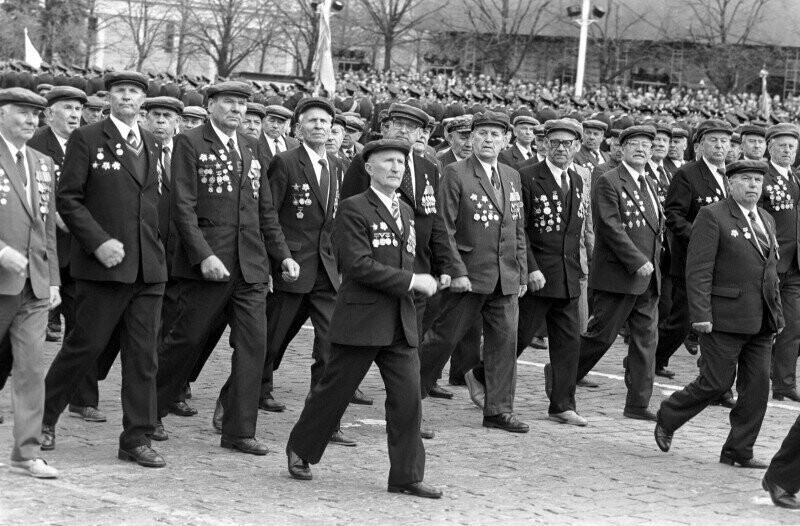Ветераны на Параде. День Победы 1985 года.