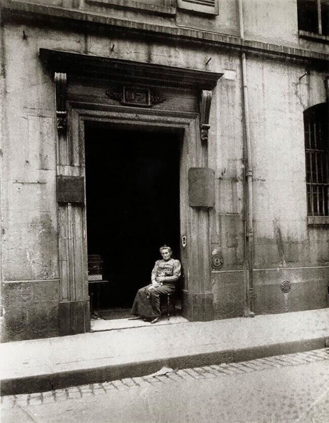 Уличный фотограф XIX века сохранил для нас старый Париж