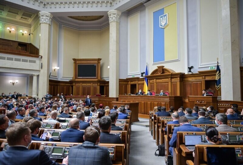 Рада отклонила резолюцию Зеленского о переписывании истории и Дня Победы