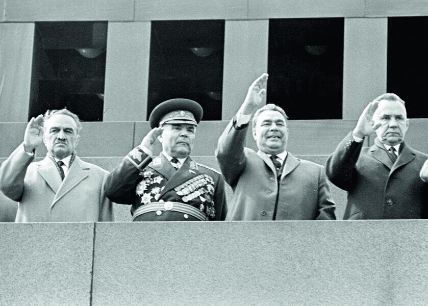 Почему Брежнев вернул празднование Дня Победы