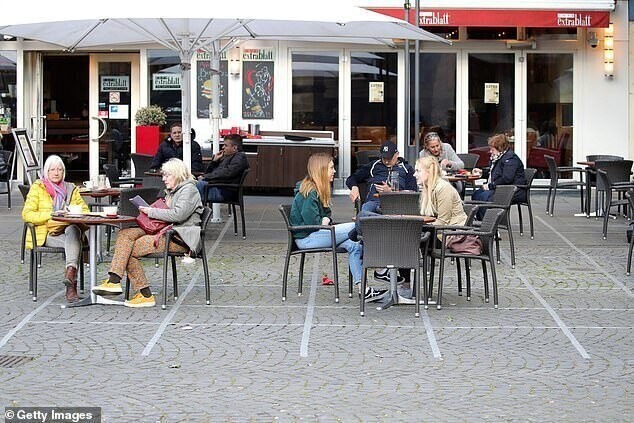 Немецкое кафе придумало способ дистанцировать посетителей