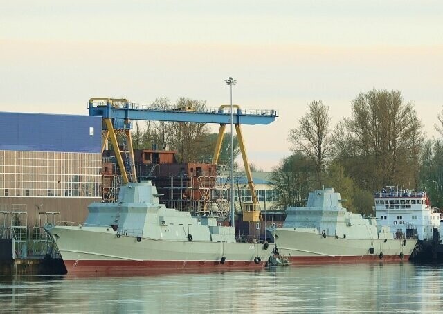 Малые ракетные корабли «Охотск» и «Вихрь» прибуксированы для достройки на завод «Пелла»