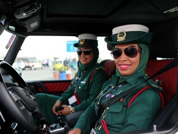 Объединенные Арабские Эмираты. Советуем обратить внимание и на этот полицейский автомобиль.