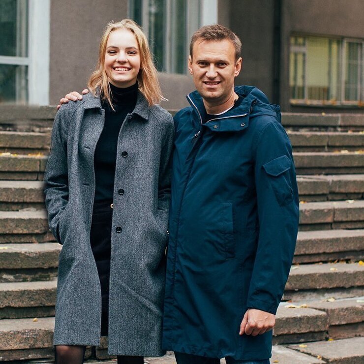 Каждый может себе позволить: многомиллионные траты Навального на образование дочери