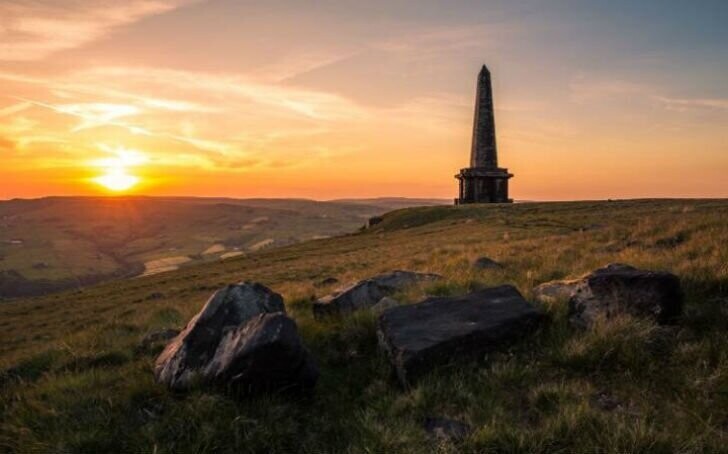 Монумент Stoodley Pike, Тодморден, Западный Йоркшир.