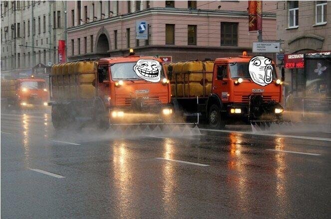 Челябинские чиновники объяснили эффективность мытья дорог во время дождя