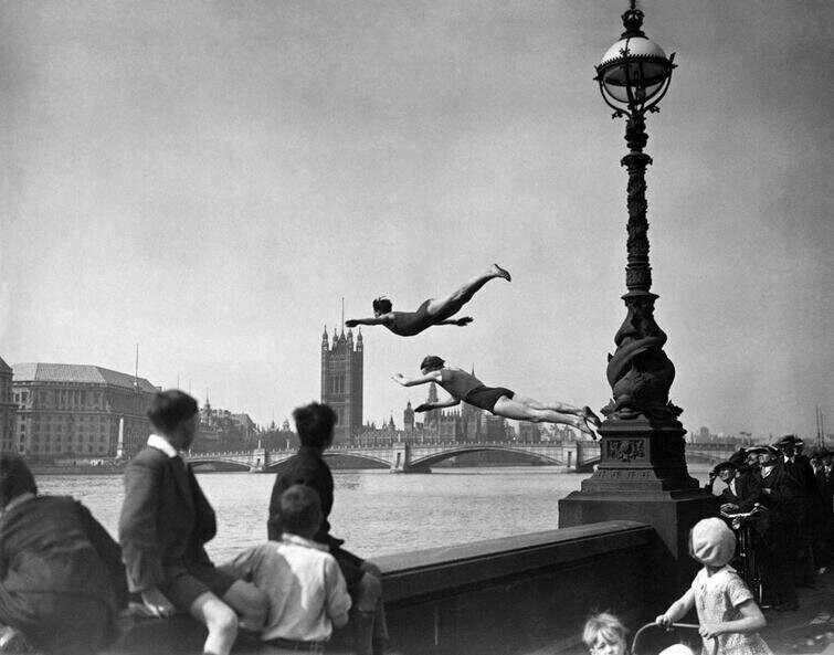 Прыжки в Темзу, Лондон, 1934 год