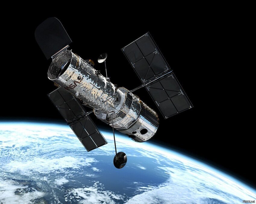 Космический телескоп Хаббл, фотографирует дальний космос