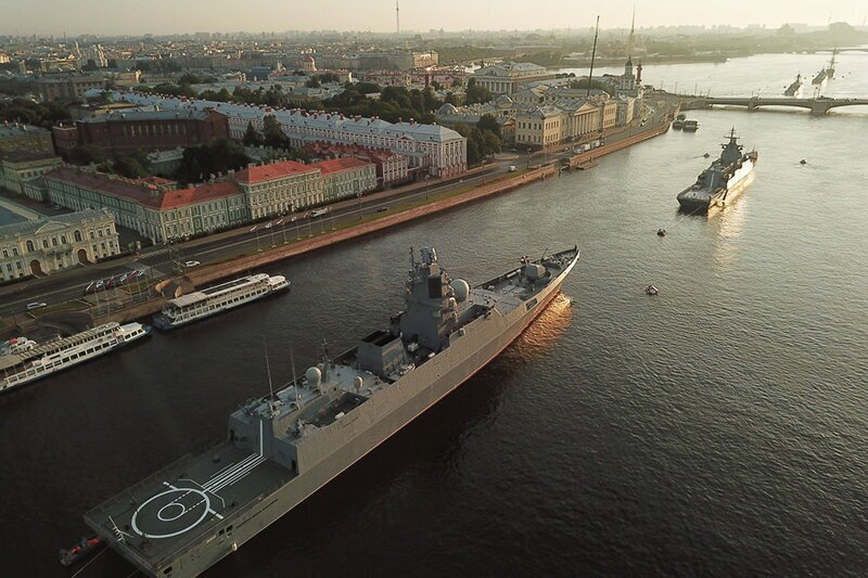 В Санкт-Петербурге спустили на воду фрегат "Адмирал Головко".