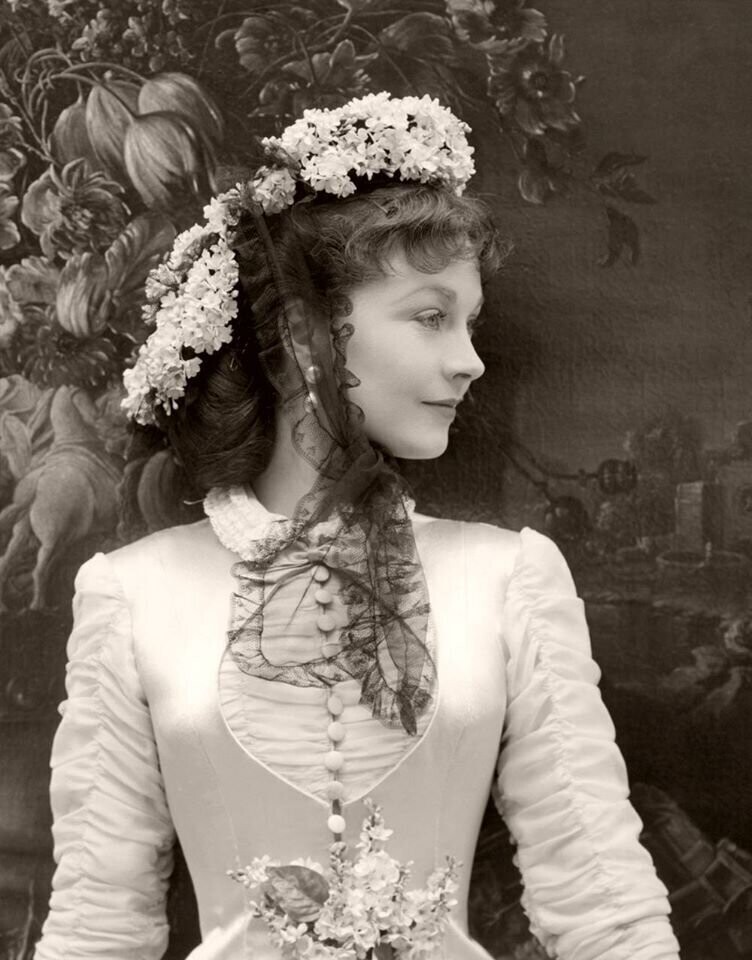Вивьен Ли, сфотографированная Сесилом Битоном в образе Анны Карениной, 1948