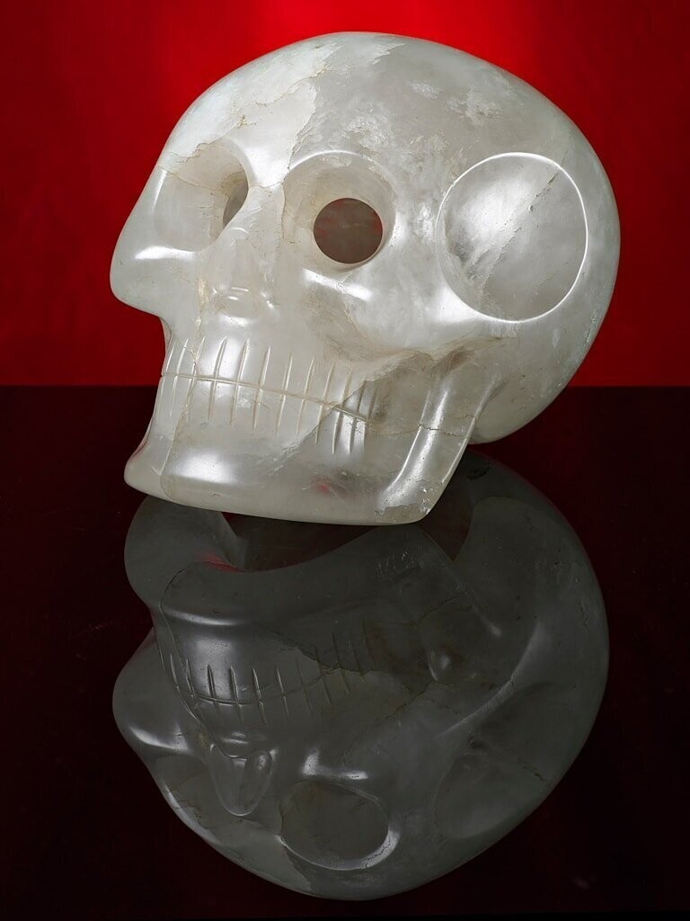 Гигант из Кардиффа, хрустальный «череп судьбы»: топ-5 самых загадочных археологических фальсификаций