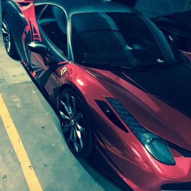 Как может богатый автолюбитель с кучей денег не иметь в гараже Ferrari? Это кажется маловероятным, не так ли?