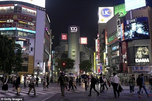 Японцы готовы доплачивать туристам, приезжающим в страну