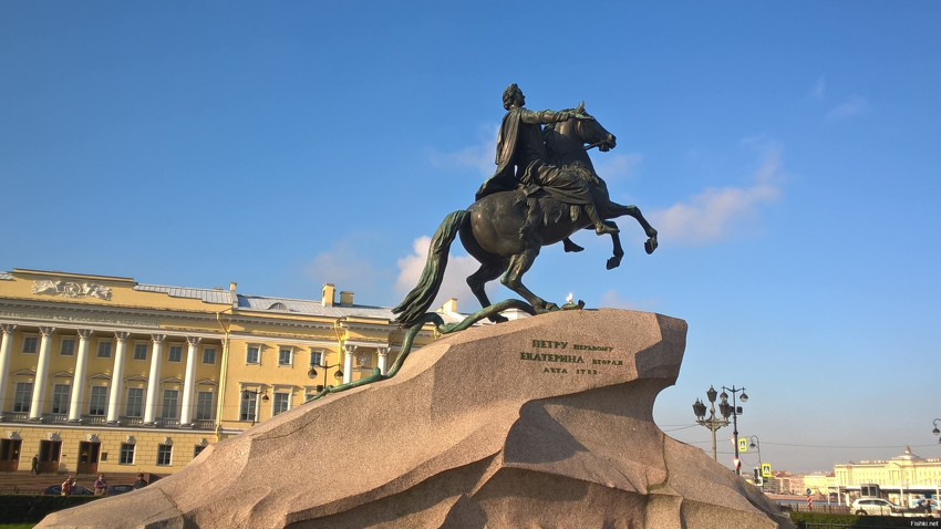 А неужели в СОЛЯНКЕ нет никого из Питера