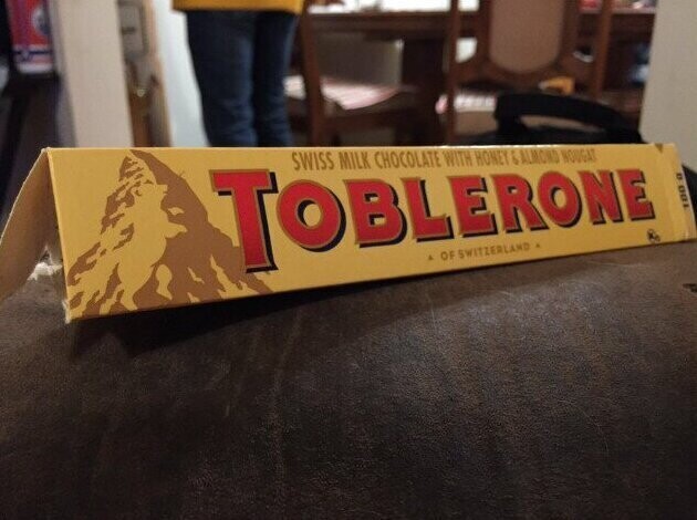 11. "Мой сын взял Toblerone и спросил, для чего там медведь. Так, в сегодня лет, я узнала, что на лого Toblerone есть медведь"