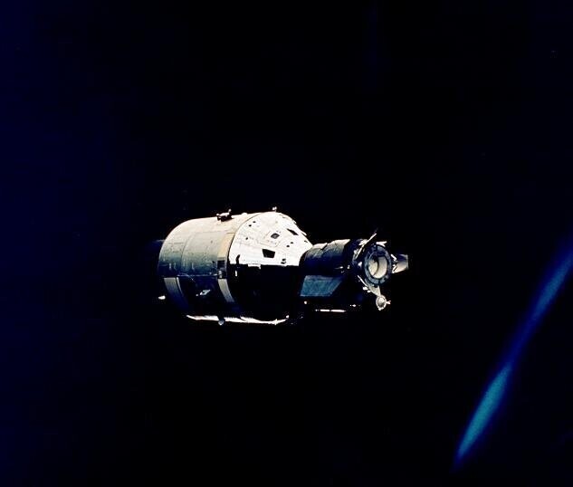«Союз» — «Аполлон» Рукопожатие на орбите