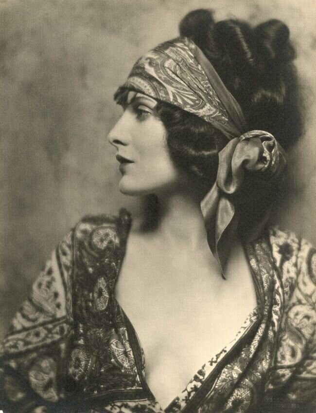Звезда немого кино Эвелин Брент. 1924 год.