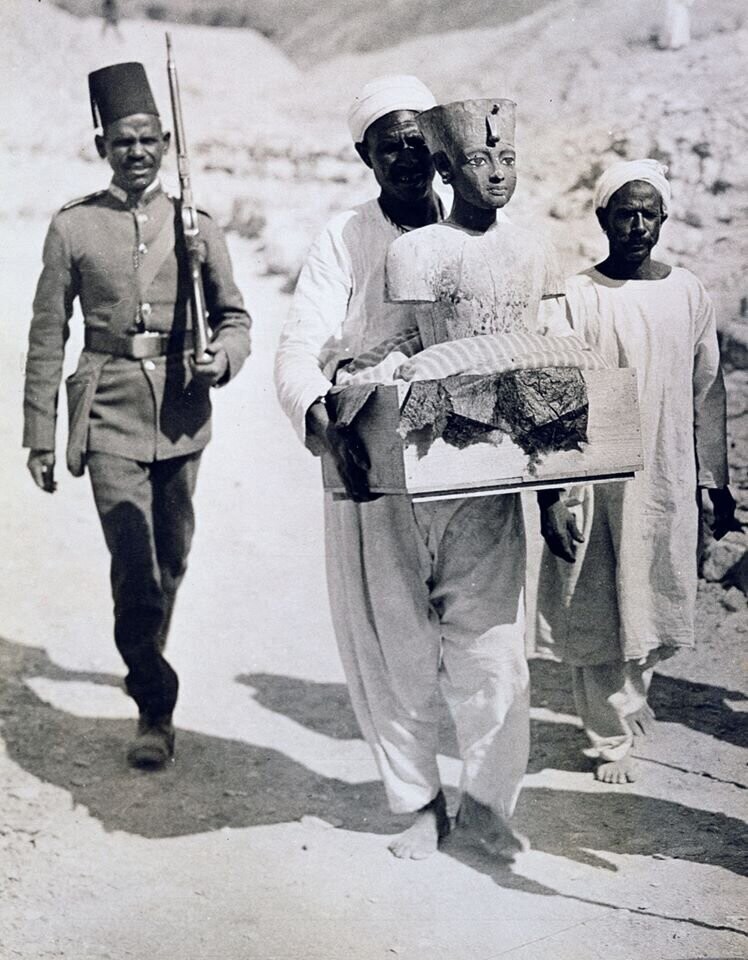 Бюст Тутанхамона, взятый из гробницы, Долина Царей, 1922