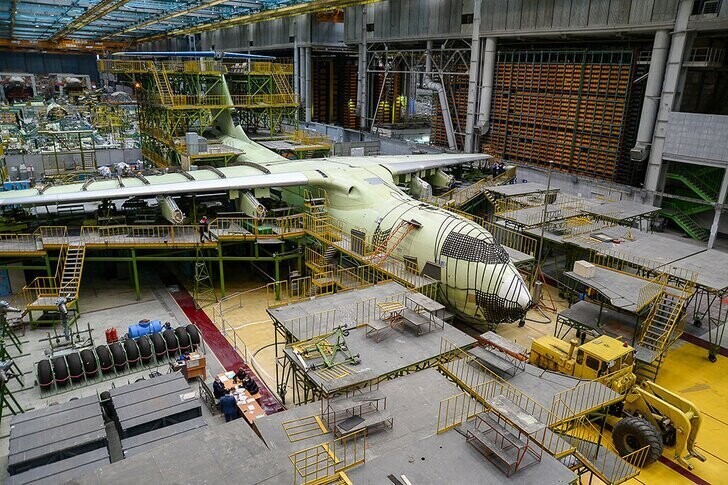 В АО «Авиастар-СП» испытан на герметичность очередной самолет Ил-76МД-90А