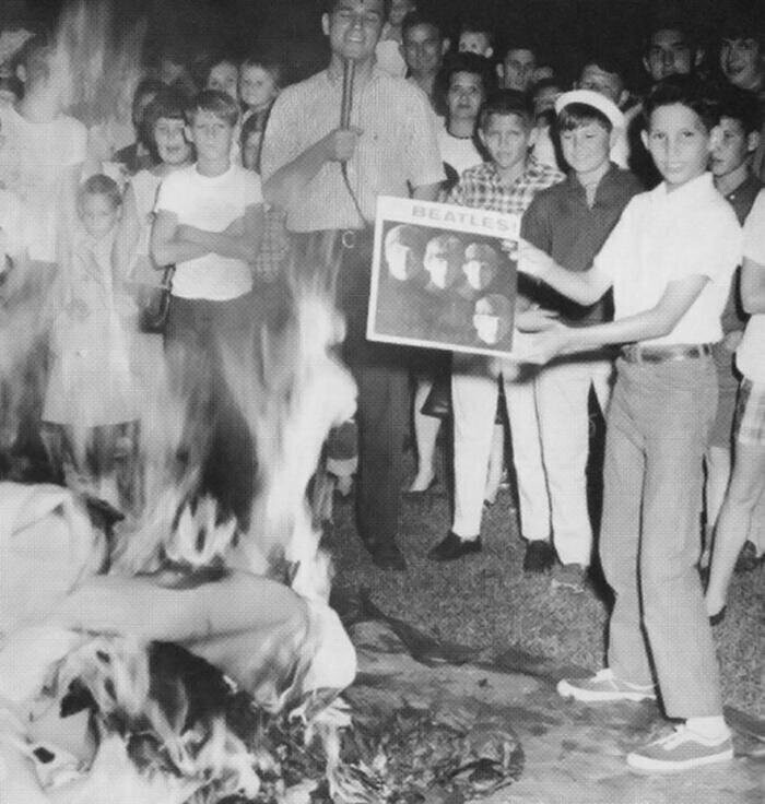 Сожжение альбома Битлз, 1966 год, Уэйкросс, Джорджия, США