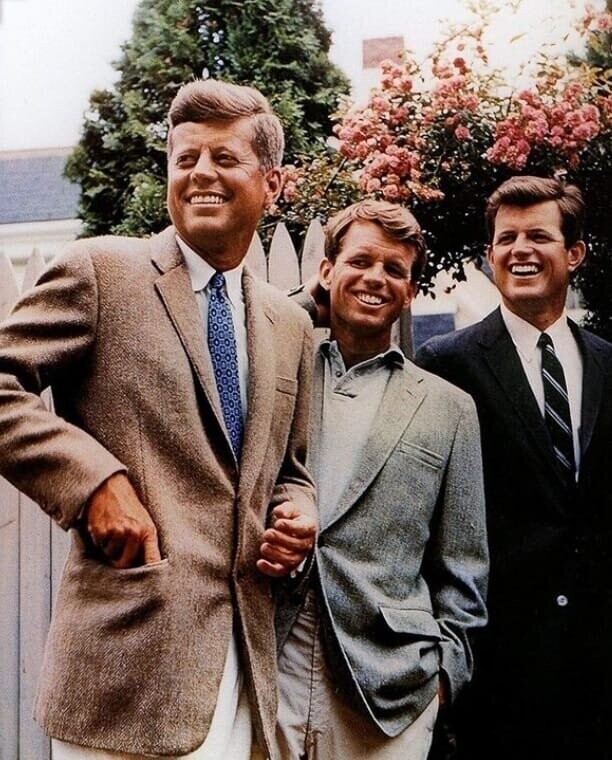 Братья Кеннеди. Джон, Роберт и Эдвард в июле 1960 года.