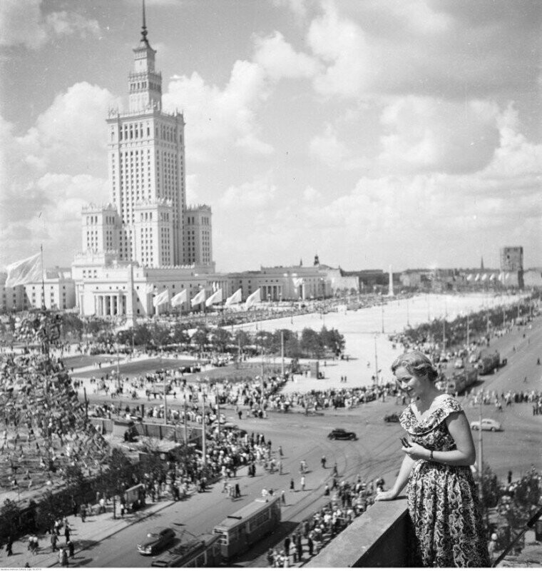 Дворец культуры и науки в Варшаве. 1955.