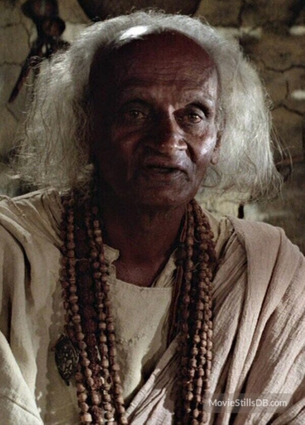 16. Актер Д.Р. Нанаяккара, исполнивший роль шамана деревни, совершенно не умел говорить по-английски. 