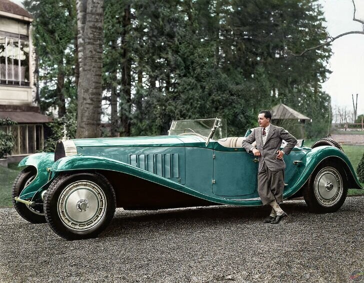 Жан Бугатти рядом с Bugatti Royale Esders Roadster, 1932 год.