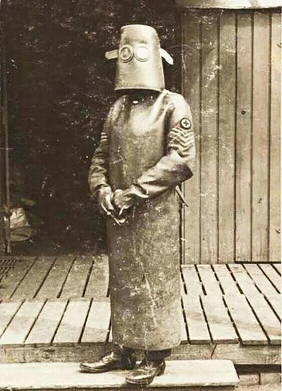 Одежда медработника рентген-кабинета. Англия. 1910-е годы.