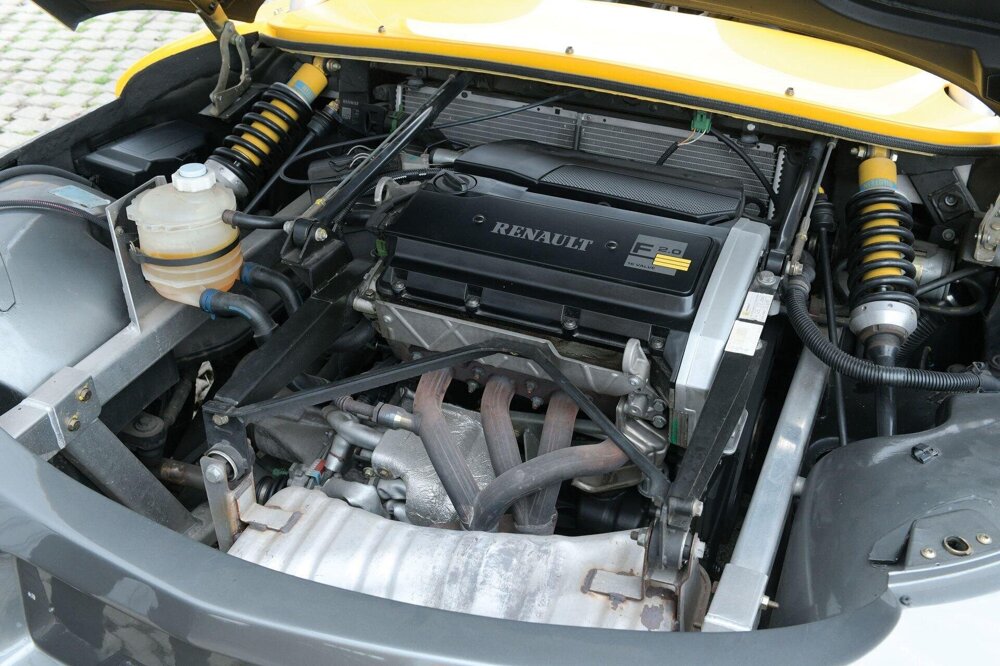 Renault Sport Spider — одна из самых причудливых машин 1990-х годов