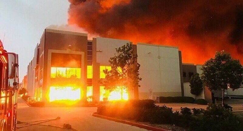 В Калифорнии сгорел склад Аmаzоn