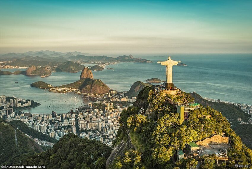 Потрясающая береговая линия вокруг Рио-де-Жанейро с горой Сахарная голова