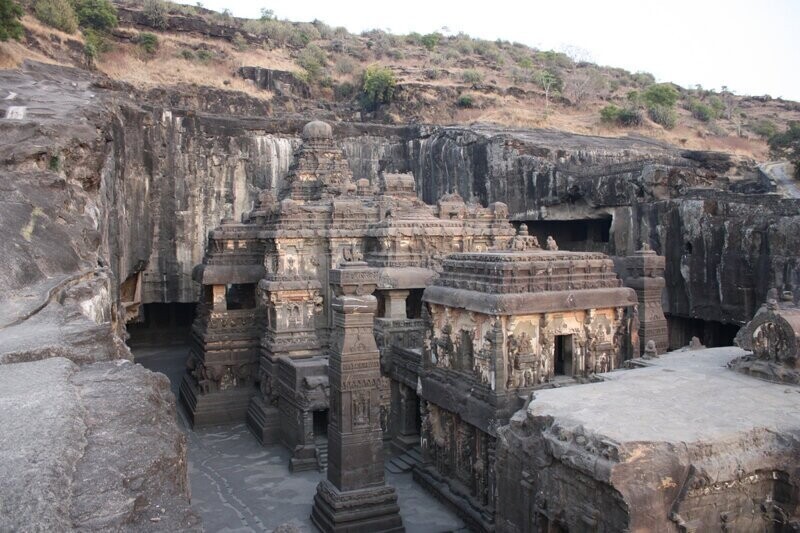Храм Кайласанатха вырезанный из единой скалы