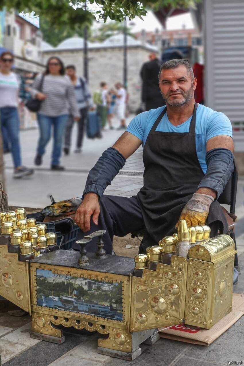 Чистильщик обуви в Стамбуле