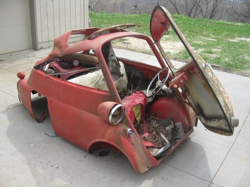 Крошечная BMW Isetta 1957 года попала к Дуэйну в ужасном состоянии