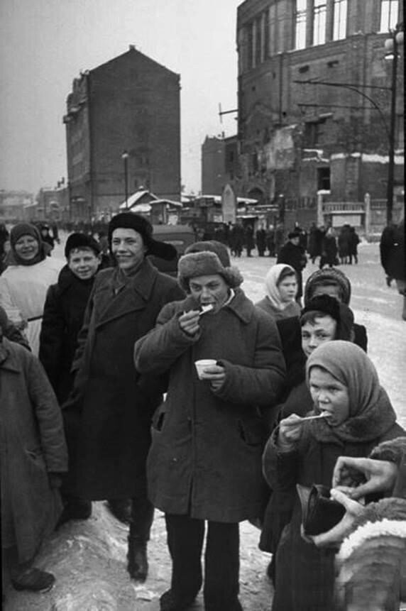 Москва зимой 1945 г. Анатолий Головков  