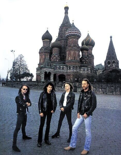 10. Во время проведения фестиваля "Monsters of Rock-1991" на Красной площади побывала группа "Metallica"