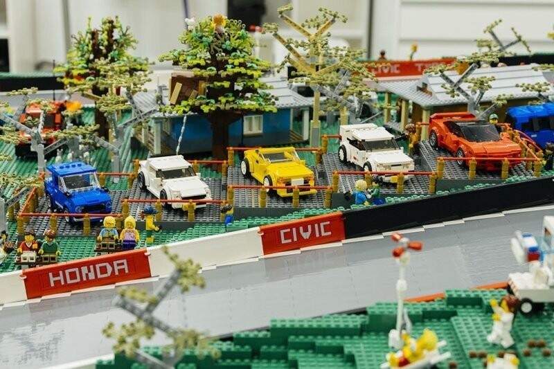 Из 150 000 деталей Lego создали миниатюрную копию главного гоночного автодрома Австралии