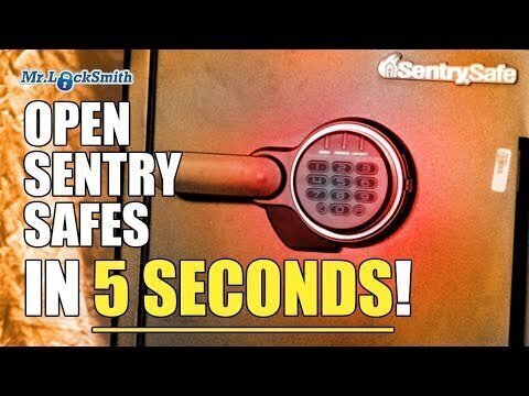 Работа медвежатника на камеру: открыл сейф за 10 секунд без кода 