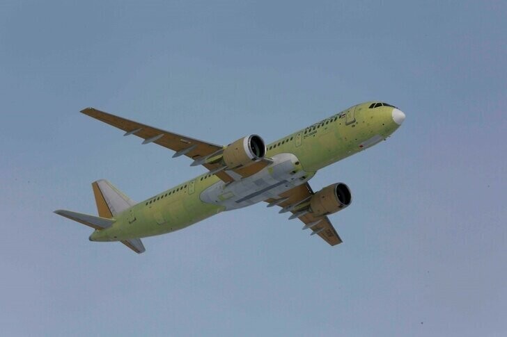 Опытный самолет МС-21-300 прибыл в Ульяновск для покраски