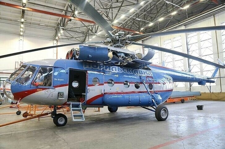 «Вертолеты России» передали «Норильскавиа» два грузопассажирских вертолета Ми-8АМТ