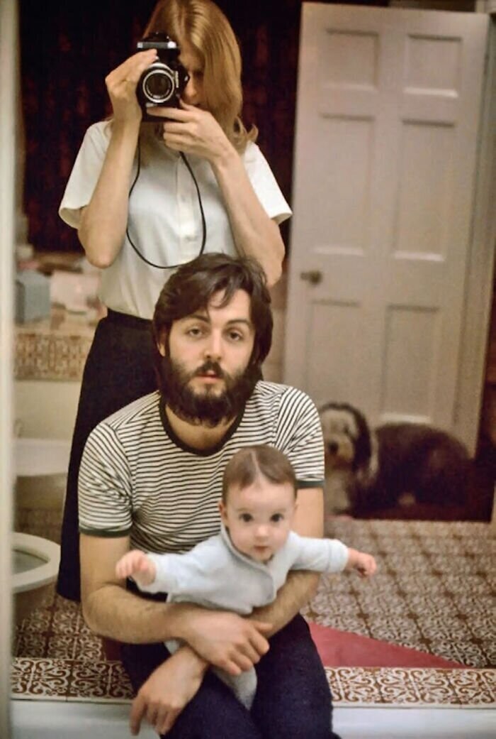 Пол Маккартни с семьей, 1969 год.