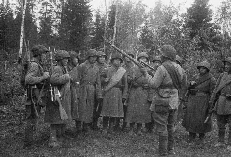 стрелки Панфиловской дивизии, фото 1942г. Калининский фронт