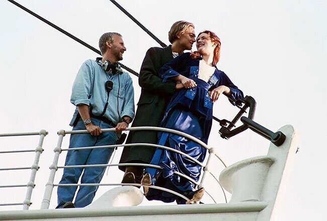 Джеймс Кэмерон, Леонардо Ди Каприо и Кейт Уинслет на съемках «Титаника».