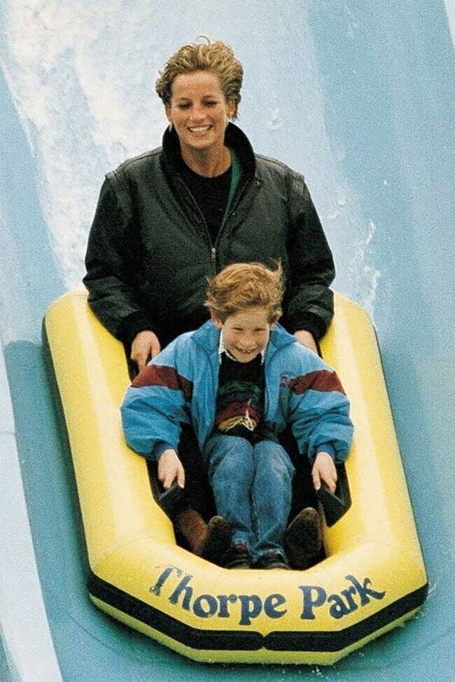 Принцесса Диана с сыном Гарри, 1993 год.