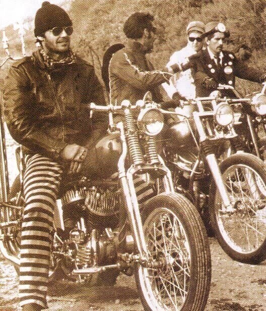 9. Джек Николсон тоже был фанатом мотоциклов. Впервые актер был номинирован на Оскар в 1969 году за свою роль в фильме «Беспечный ездок». А двумя годами ранее он снялся в другом роад-муви «Мотоангелы ада» про группировку байкеров.