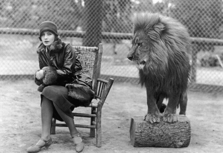 Грета Гарбо и Джекки (талисман киностудии MGM), 1926 г.