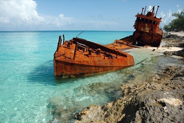 Грузовое судно «Gallant Lady», Багамские острова.